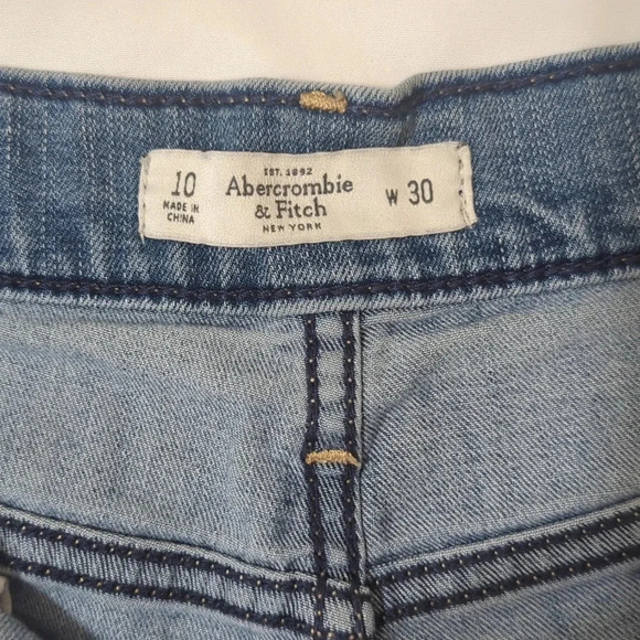 Abercrombie & Fitch High Rise Medium Destroy Short, Color Blue Size 30 - Picture 14 of 15